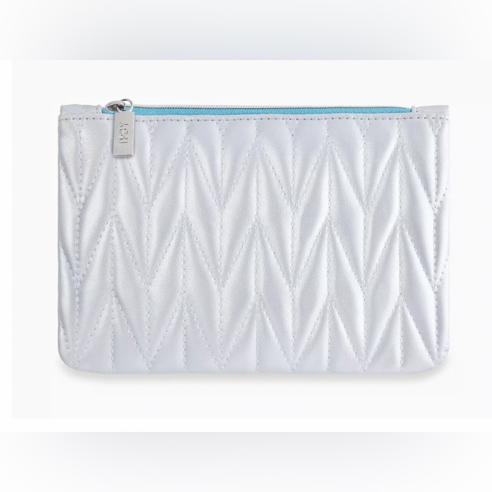 💙 4/$20 Silver Ipsy Cosmetics Bag